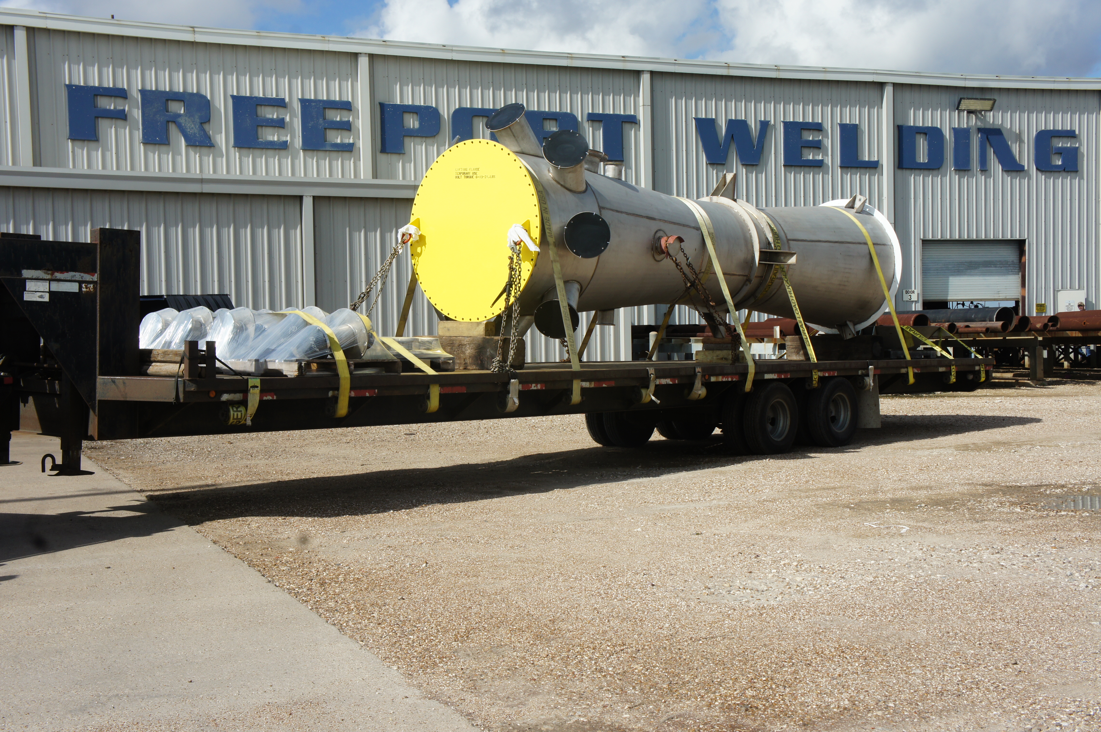 Large fabricated vessel section in production bay